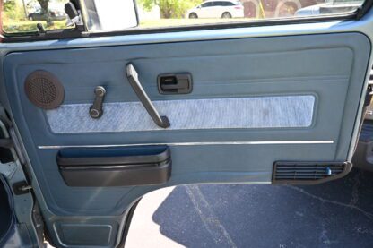 1998 jeep cherokee door handle | chicago, illinois.